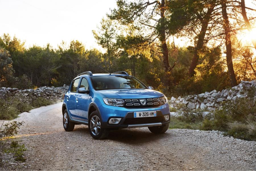  Dacia Sandero Stepway 2016 года  (фото 26 из 46)